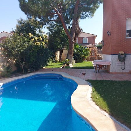 אזוקקה דה הנארס Habitacion,Piscina Y Jardin מראה חיצוני תמונה