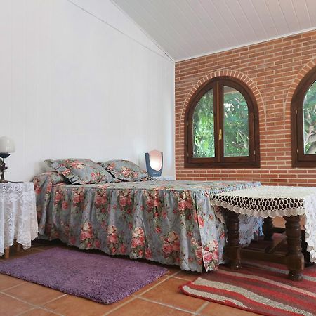 אזוקקה דה הנארס Habitacion,Piscina Y Jardin מראה חיצוני תמונה