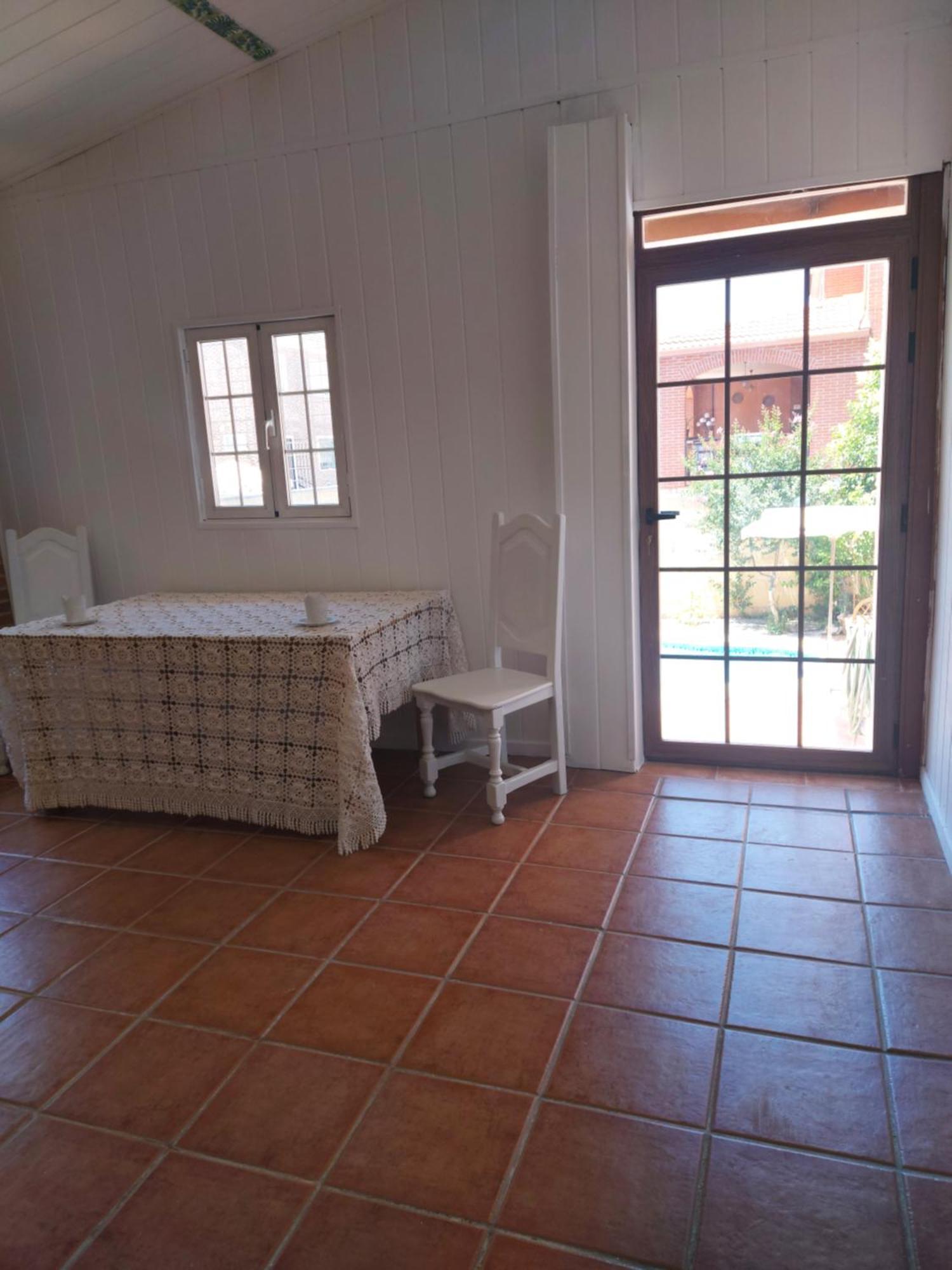 אזוקקה דה הנארס Habitacion,Piscina Y Jardin מראה חיצוני תמונה