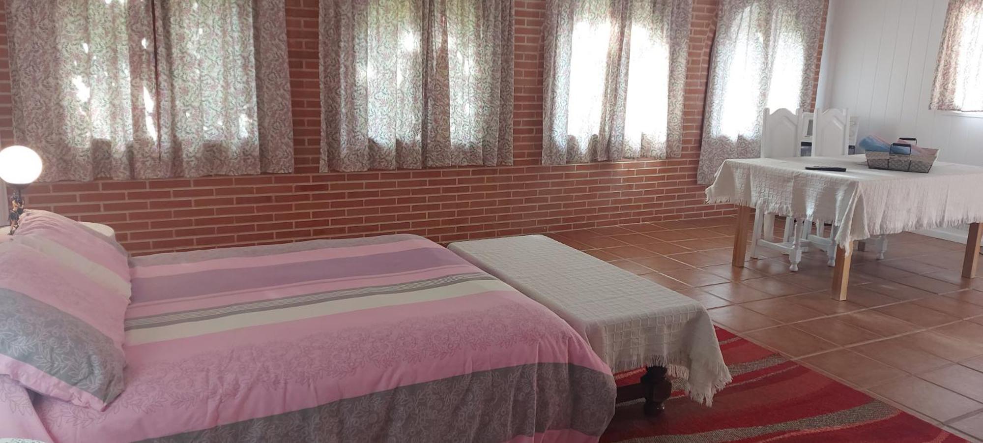 אזוקקה דה הנארס Habitacion,Piscina Y Jardin מראה חיצוני תמונה